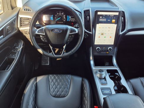 Certified 2023 Ford Edge Titanium image 6