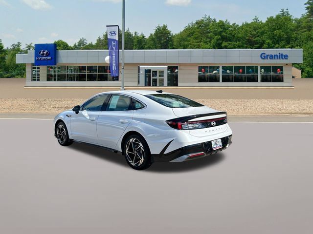 Certified 2026 Hyundai Sonata SEL FWD image 9
