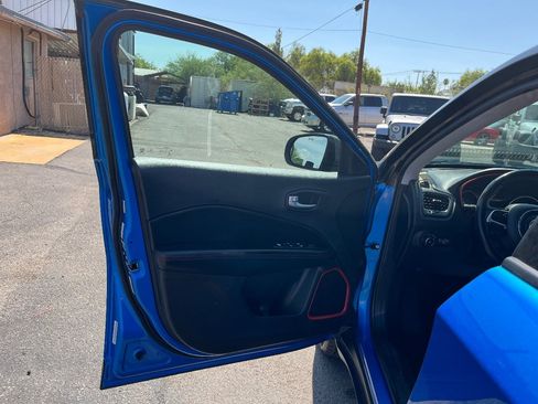 Used 2018 Jeep Compass Trailhawk w/ Leather Interior Group AWD/4WD image 28
