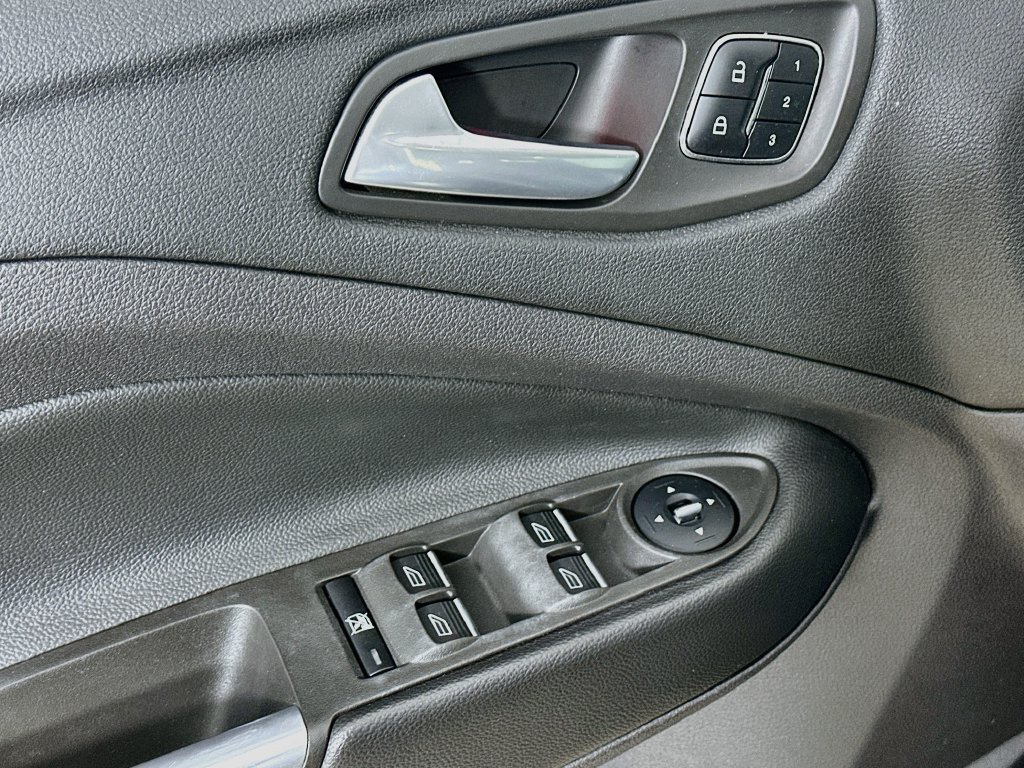 Used 2013 Ford Escape Titanium AWD/4WD image 21