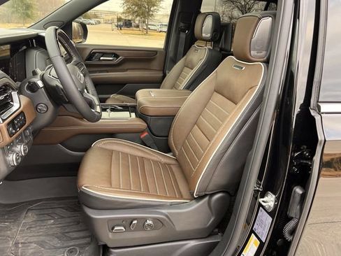 Used 2025 GMC Yukon Denali Ultimate image 22