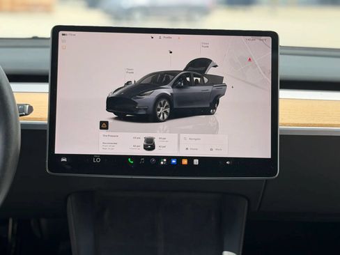 Used 2023 Tesla Model Y Long Range AWD/4WD image 27