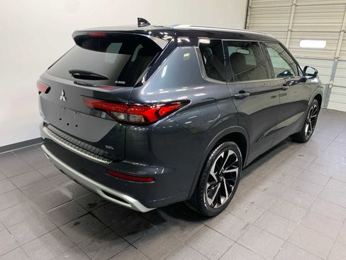 Used 2024 Mitsubishi Outlander SEL image 3