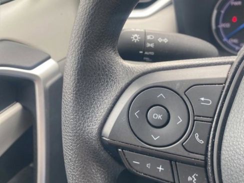 Used 2024 Toyota RAV4 XLE image 19