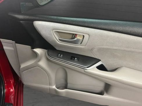 Used 2016 Toyota Camry XSE FWD image 18