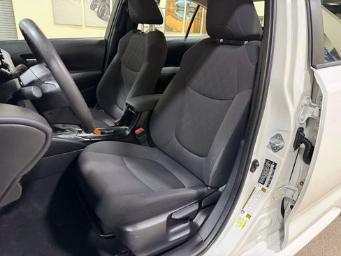 Used 2021 Toyota Corolla LE w/ Carpet Mat Package (TMS) image 27