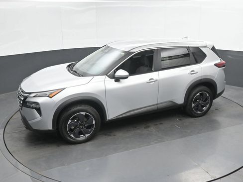 Used 2024 Nissan Rogue SV FWD image 36