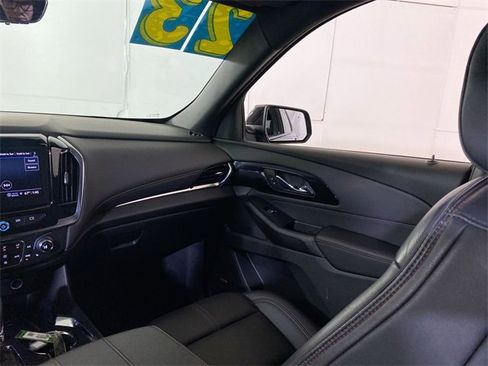 Certified 2023 Chevrolet Traverse RS image 11