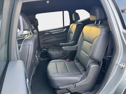 Used 2026 GMC Acadia Elevation w/ Elevation Premium Package FWD image 20