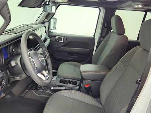 Used 2025 Jeep Wrangler Unlimited Sahara image 20