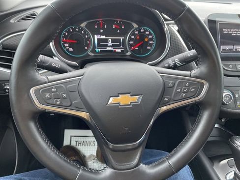 Used 2018 Chevrolet Malibu LT image 12