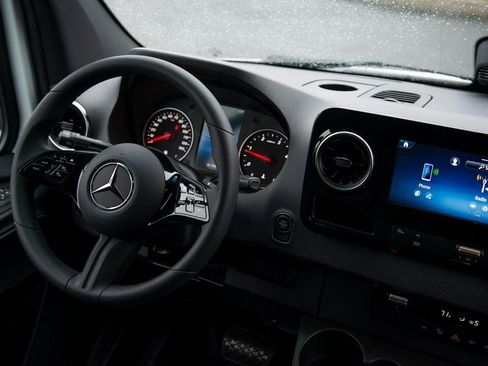 New 2026 Mercedes-Benz Sprinter 2500 image 17