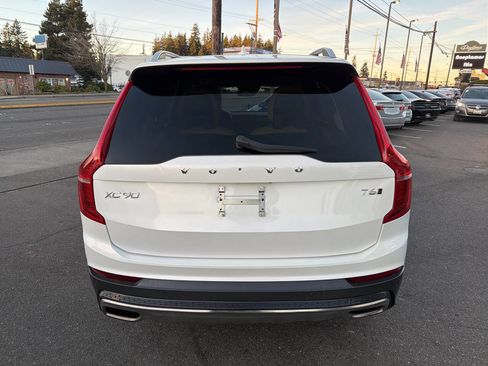 Used 2016 Volvo XC90 T6 Momentum image 4
