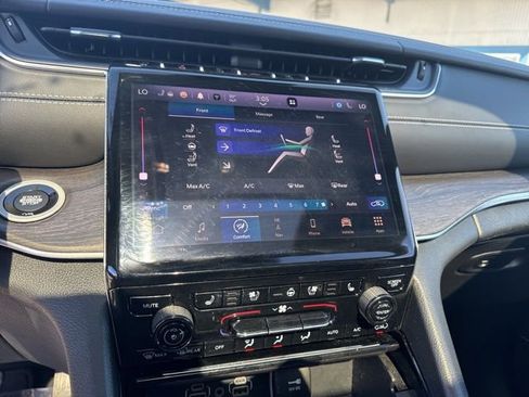 Used 2023 Jeep Grand Cherokee L Overland w/ Advanced Protech Group III image 23