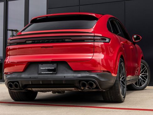 Certified 2024 Porsche Cayenne Coupe AWD/4WD image 11