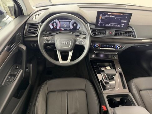 Certified 2025 Audi Q5 2.0T Premium image 11