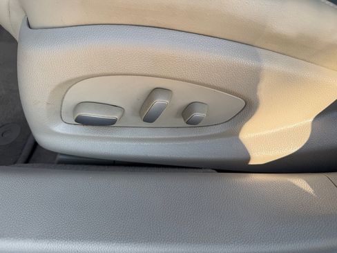 Used 2015 Cadillac XTS Luxury image 19