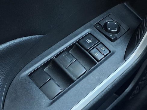 Used 2022 Toyota RAV4 LE image 19