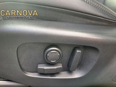 Used 2024 Land Rover Range Rover Velar Dynamic SE image 33