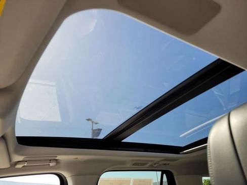 Certified 2025 Lincoln Navigator Reserve AWD/4WD image 19
