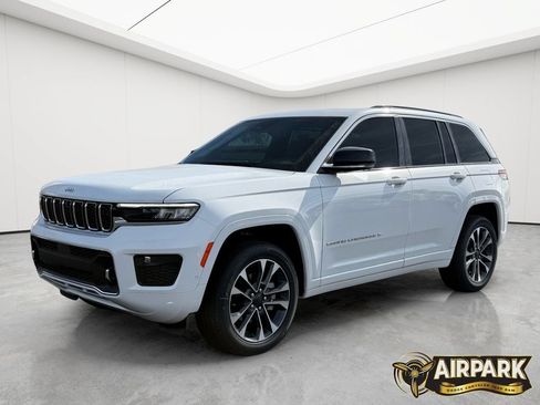 New 2025 Jeep Grand Cherokee Overland w/ Adv Protech Group III AWD/4WD image 9