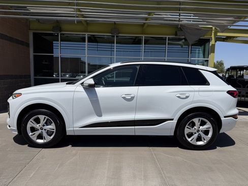 Used 2025 Audi Q6 e-tron Premium w/ Convenience Package RWD image 7