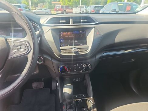 Used 2023 Chevrolet TrailBlazer LT FWD image 18