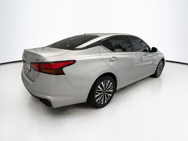 Used 2023 Nissan Altima 2.5 SV FWD image 7