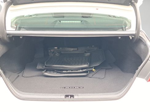 Used 2019 Toyota Camry SE w/ Carpet Mat Package FWD image 27