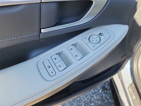New 2025 Hyundai Sonata Limited image 10