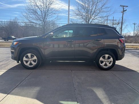 Used 2020 Jeep Compass Latitude w/ Cold Weather Group image 4