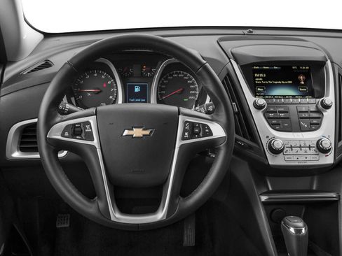 Used 2017 Chevrolet Equinox LT w/ Convenience Package FWD image 4