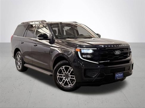 Certified 2025 Ford Expedition Active image 8