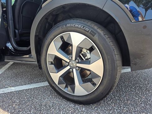 Used 2026 Volvo XC40 B5 Plus AWD/4WD image 29
