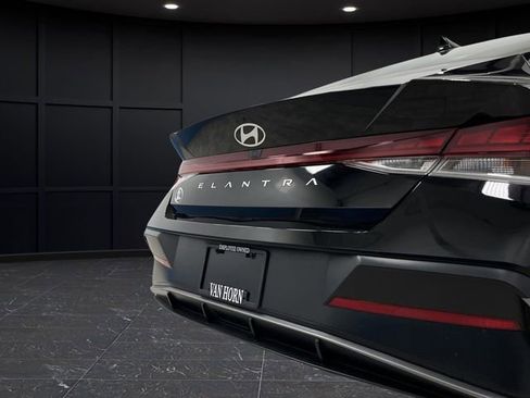 Used 2024 Hyundai Elantra SEL w/ Convenience Package image 32