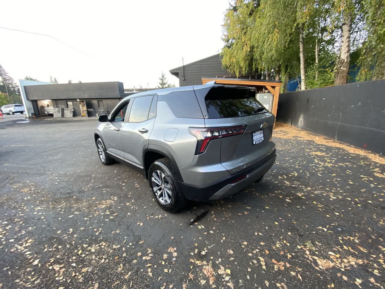 Used 2026 Chevrolet Equinox LT AWD/4WD image 4