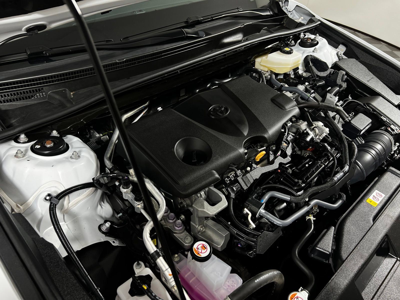 Used 2025 Toyota Camry LE FWD image 10