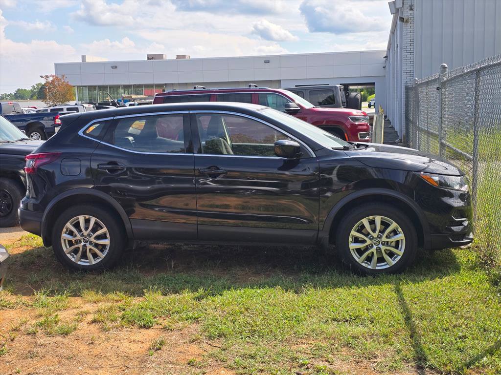 Used 2022 Nissan Rogue Sport S FWD image 13