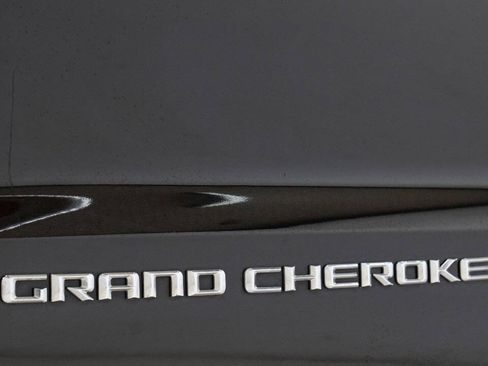 Used 2014 Jeep Grand Cherokee Limited AWD/4WD image 15