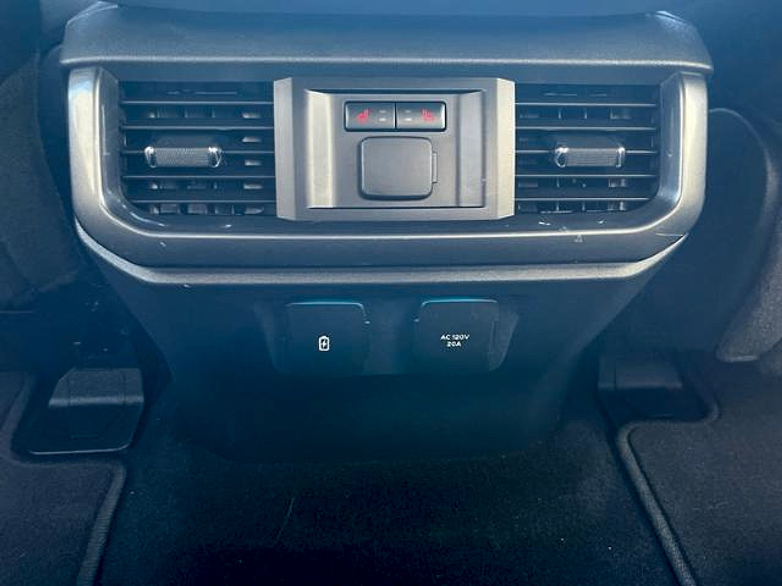 Used 2023 Ford F150 Lariat w/ Equipment Group 502A High AWD/4WD image 17