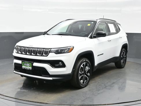 Used 2022 Jeep Compass Limited w/ Sun and Sound Group image 2