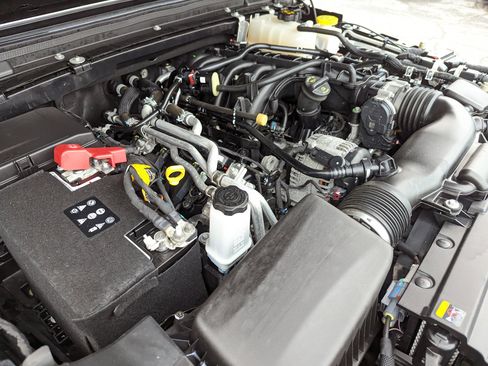 Used 2022 Jeep Gladiator Sport image 47