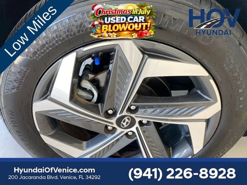 Certified 2024 Hyundai Tucson Limited FWD image 11