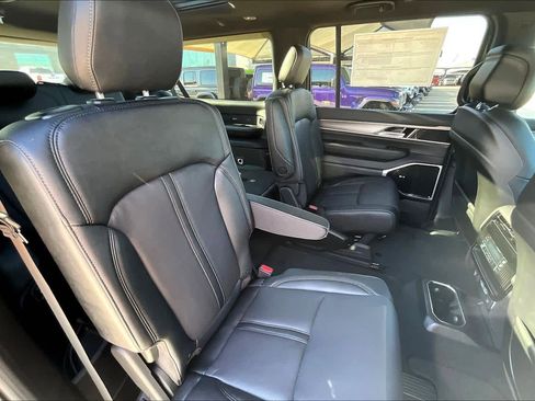 New 2026 Jeep Grand Wagoneer L Limited AWD/4WD image 23