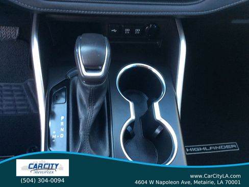 Used 2021 Toyota Highlander XLE image 13