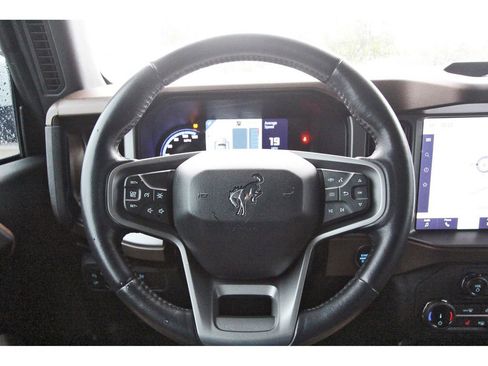 Certified 2022 Ford Bronco Outer Banks w/ Sasquatch Package AWD/4WD image 14