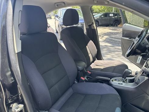 Used 2013 Chevrolet Cruze LT w/ Technology Package FWD image 10
