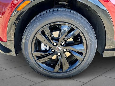 Used 2024 Buick Encore GX Sport Touring image 11