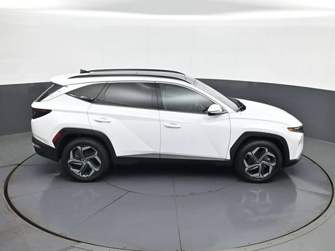 Certified 2022 Hyundai Tucson Limited AWD/4WD image 16
