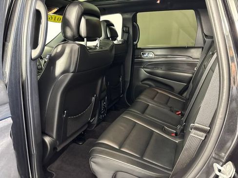 Used 2016 Jeep Grand Cherokee Overland AWD/4WD image 19